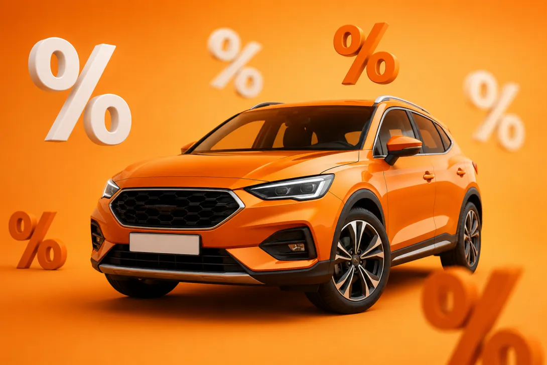 Balcia KASKO 25% atlaides akcijas ilustrācija – oranžs automobilis uz oranža fona ar procentu zīmēm, simbolizējot izdevīgu KASKO apdrošināšanas piedāvājumu.